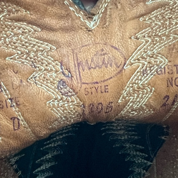 Good condition leather Justin boots style number 2205 in size 10D Gray in color - Picture 6 of 6